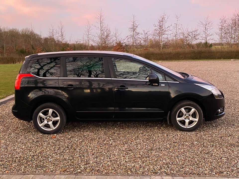 Peugeot 5008 1,6 HDi 114 Style 5d