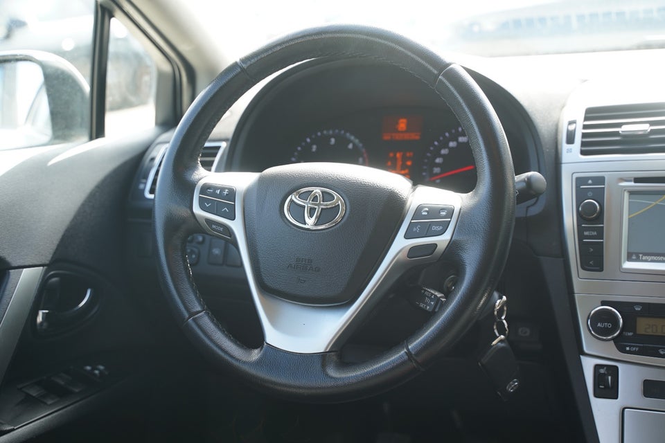 Toyota Avensis 2,0 D-4D T2 Premium stc. 5d