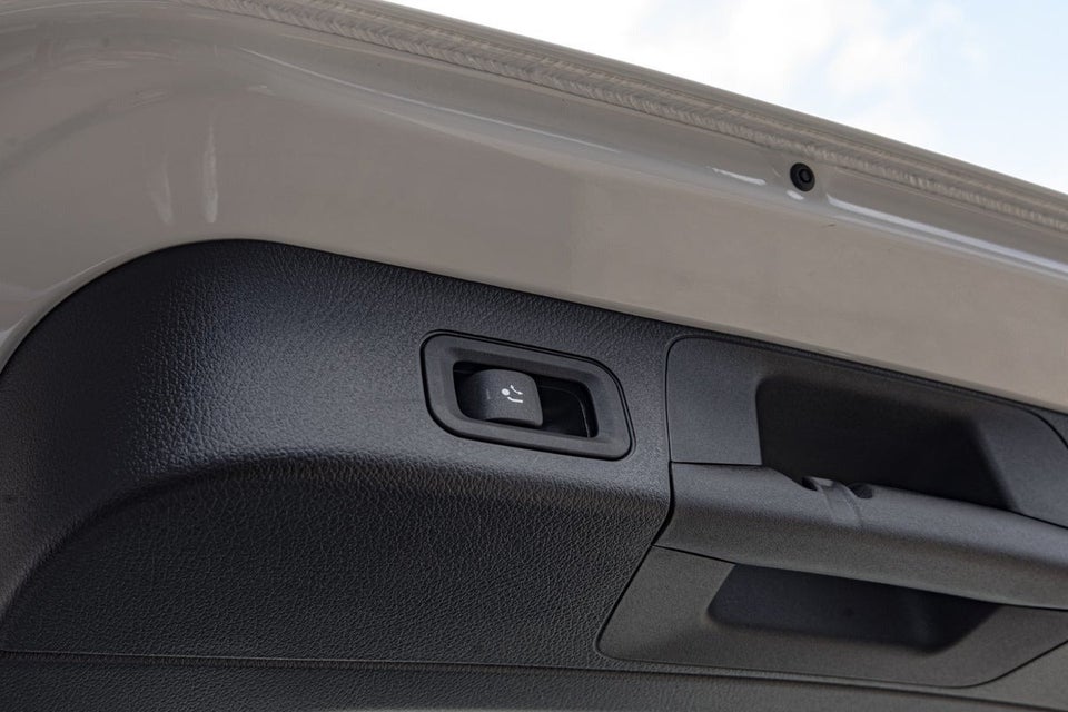 Mercedes EQB300 Progressive 4Matic 5d