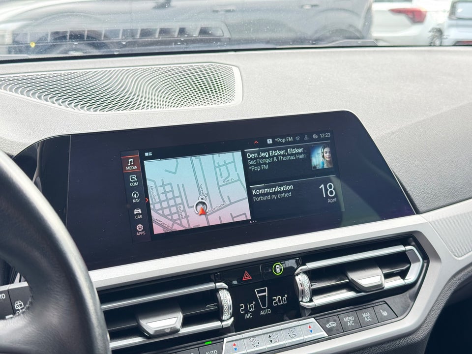 BMW 320d 2,0 Touring Connected aut. 5d