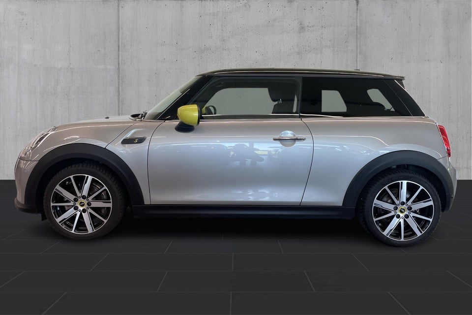 MINI Cooper SE Essential 3d