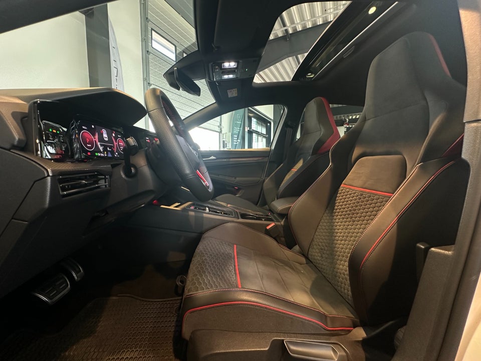 VW Golf VIII 2,0 GTi Clubsport DSG Van 5d