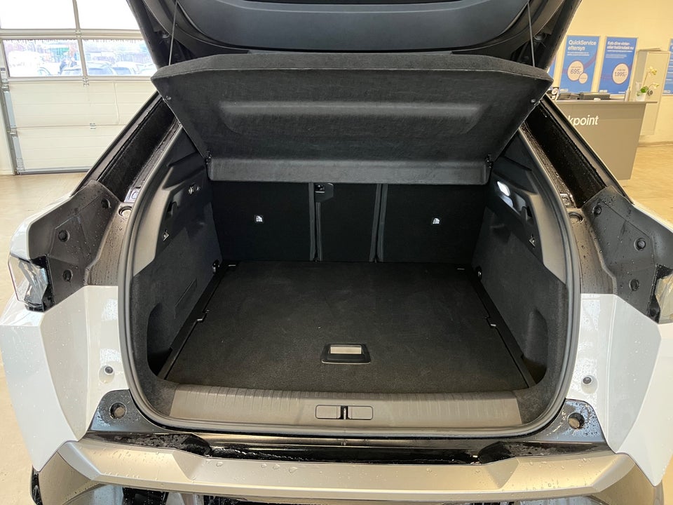 Peugeot e-3008 77 GT Pack 5d