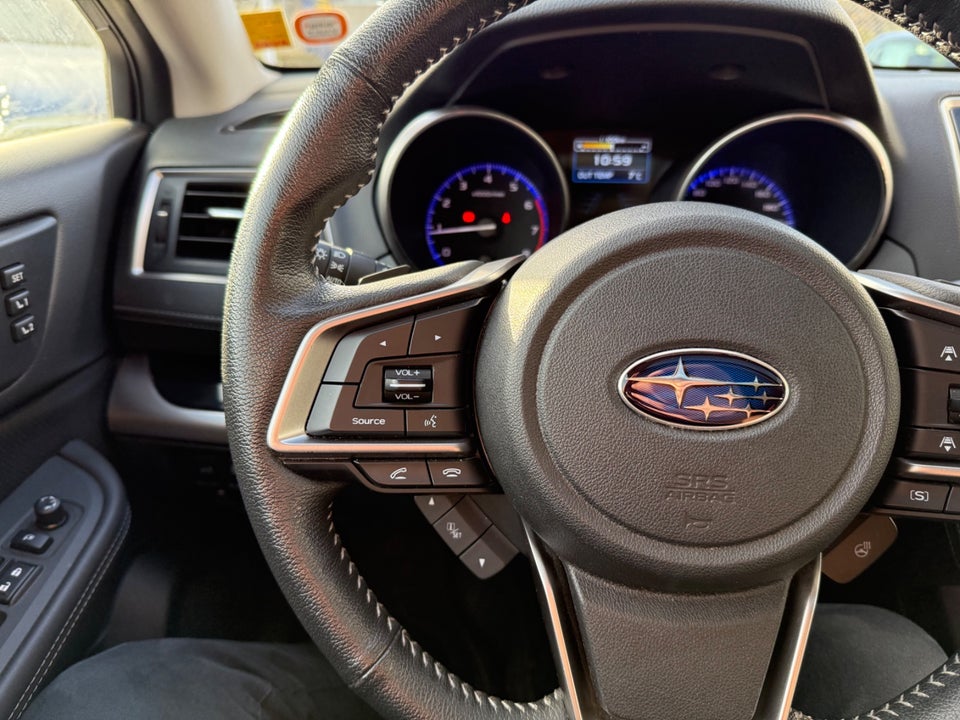 Subaru Outback 2,5 Summit CVT 5d