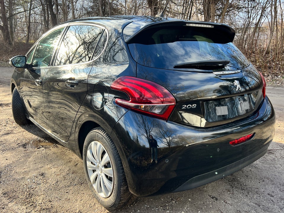 Peugeot 208 1,2 PureTech 82 Allure Sky 5d