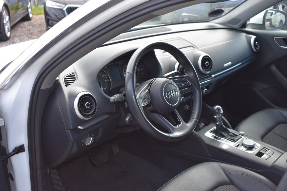 Audi A3 1,4 e-tron Sportback S-tr. 5d