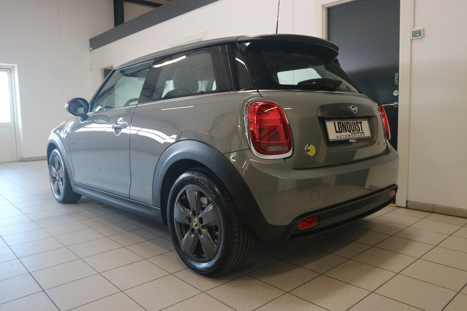 MINI Cooper SE Essential 3d