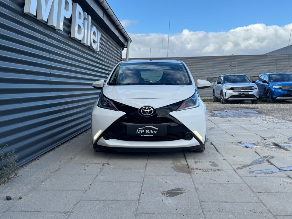 Toyota Aygo 1,0 VVT-i x-play x-touch 5d