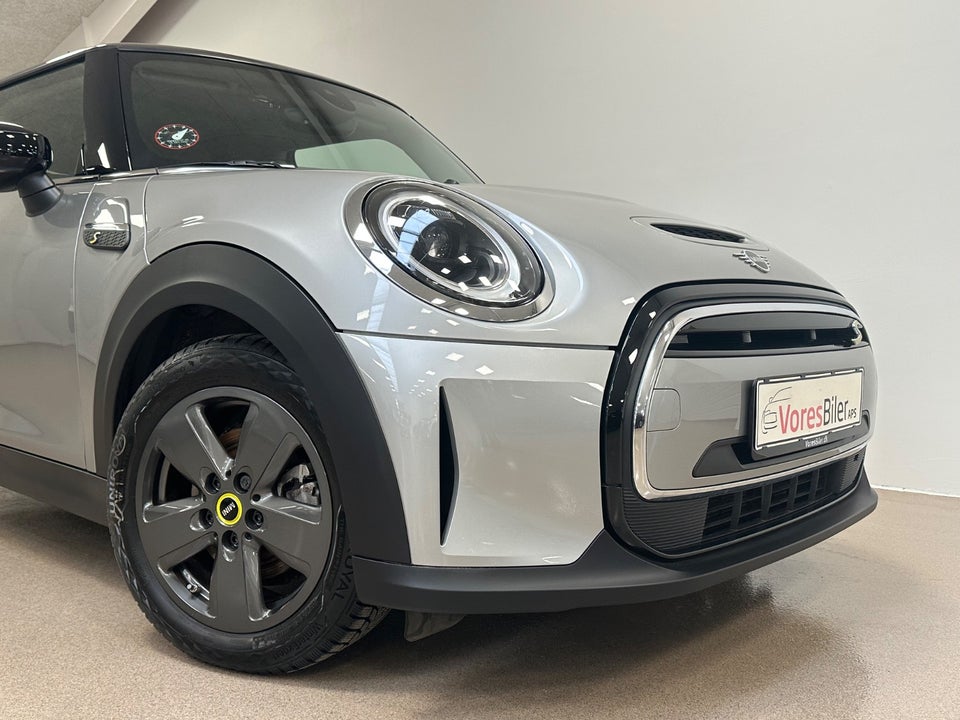MINI Cooper SE Essential 3d