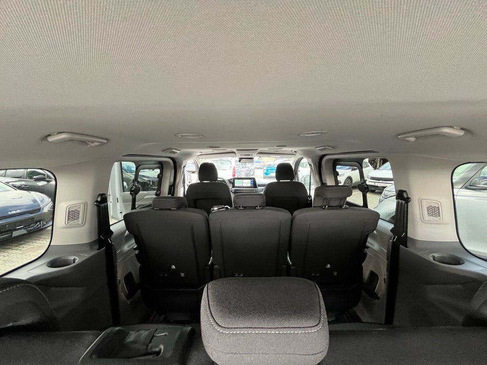 VW e-Caravelle 64 Life LWB