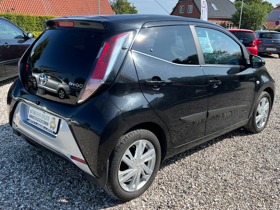 Toyota Aygo 1,0 VVT-i x-black II x-shift 5d