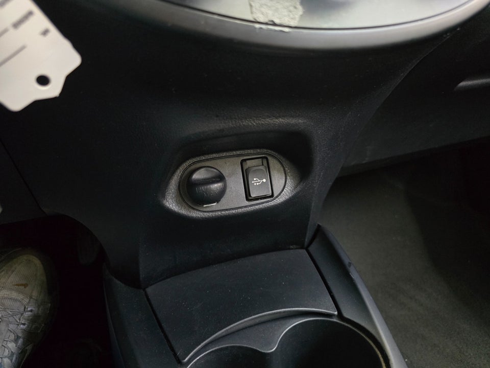 Toyota Yaris 1,0 VVT-i T2 5d