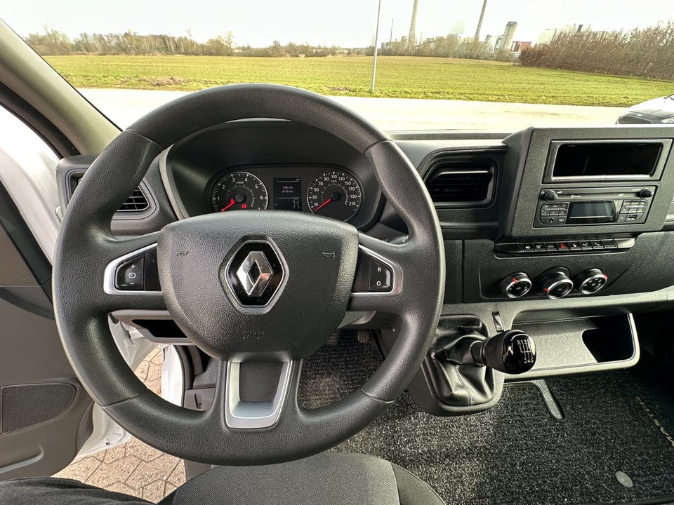 Renault Master IV T33 2,3 dCi 150 L2H2 Kassevogn
