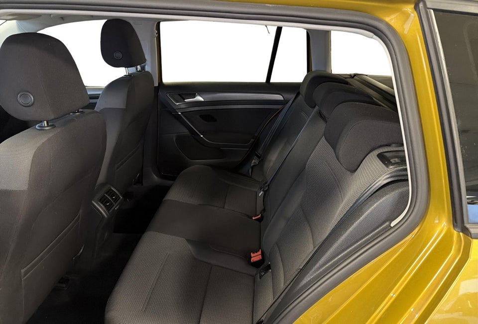 VW Golf VII 1,6 TDi 115 Comfortline Variant 5d