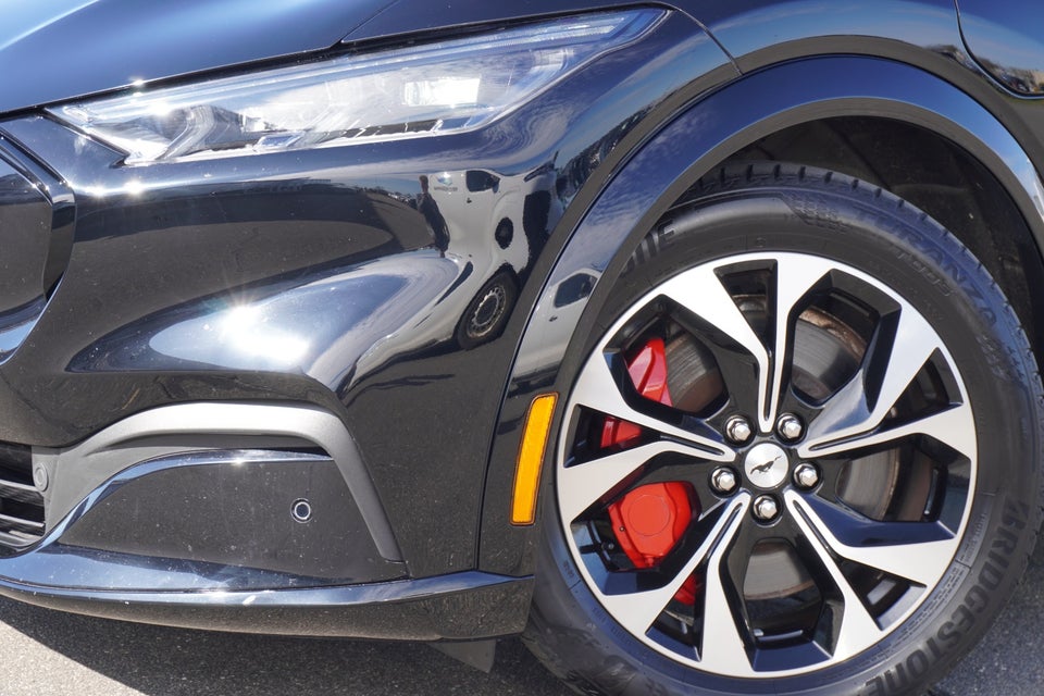 Ford Mustang Mach-E 88 Extended Range AWD 5d