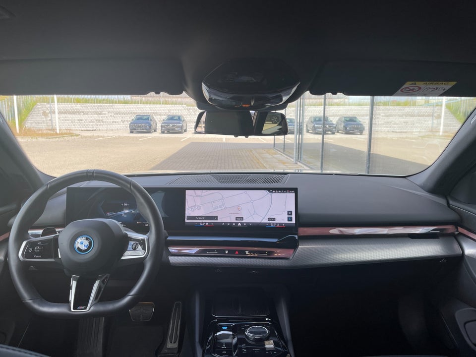 BMW i5 eDrive40 M-Sport 4d