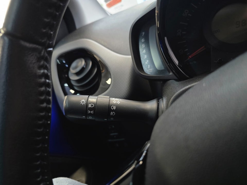 Peugeot 108 1,0 e-VTi 72 Allure+ 5d