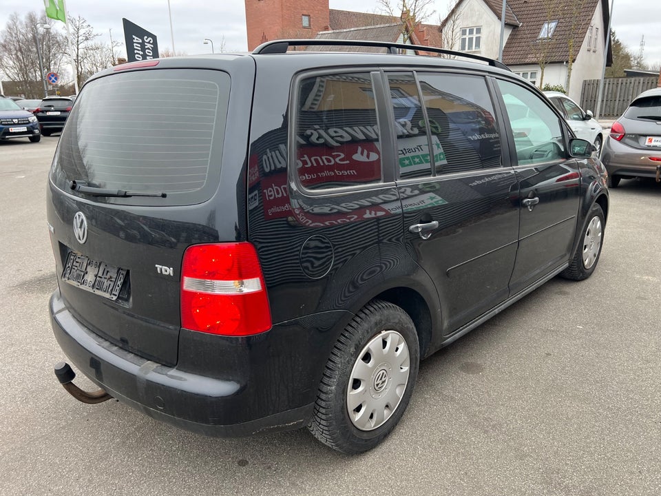 VW Touran 1,9 TDi 105 DSG 5d