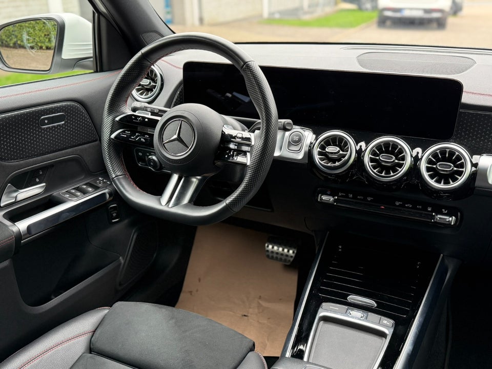 Mercedes EQB250+ AMG Line 5d