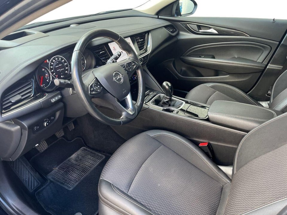 Opel Insignia 1,5 T 165 Dynamic Sports Tourer 5d