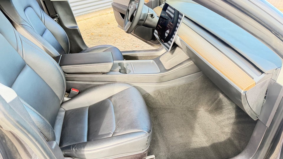 Tesla Model 3 Long Range AWD 4d