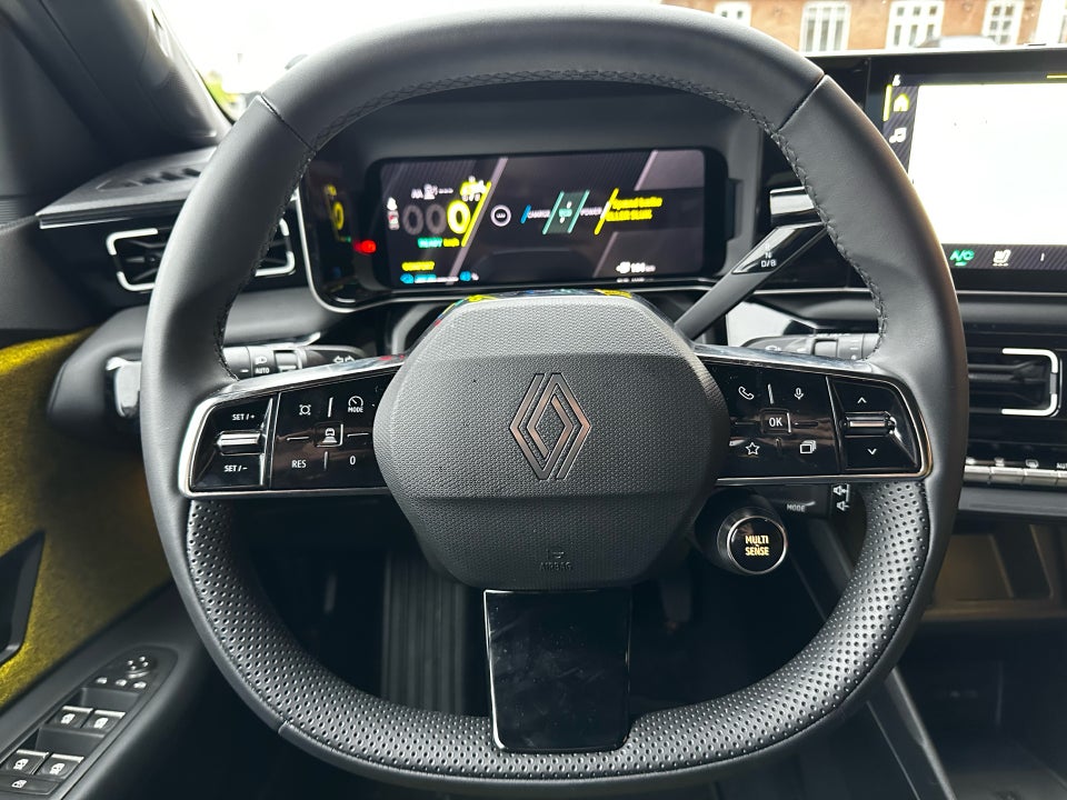 Renault 5 E-Tech 52 Iconic 5d