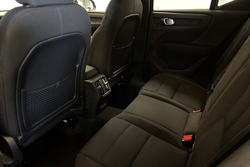 Volvo EX40 Extended Range Black Edition 5d