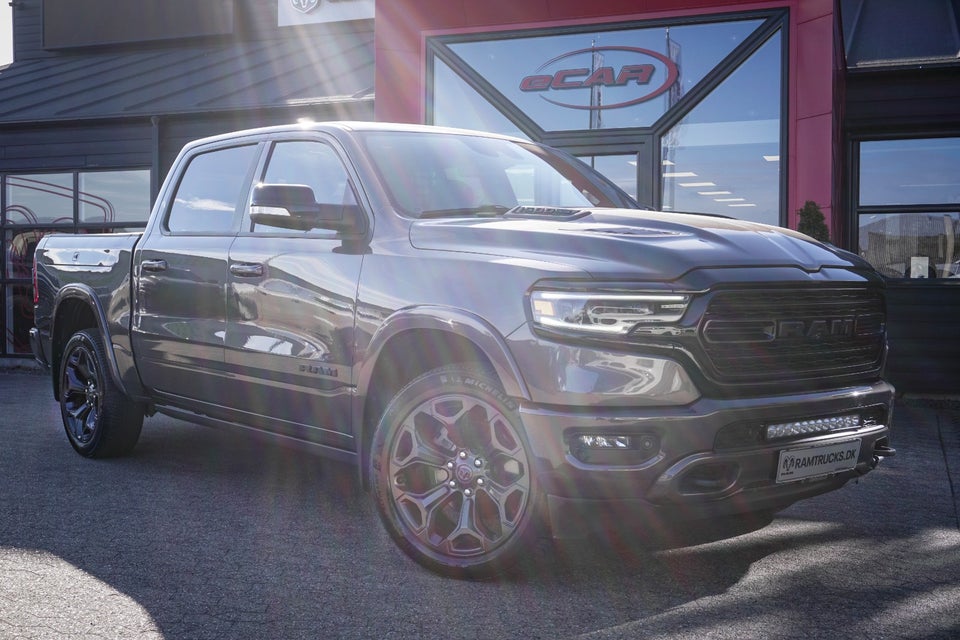 Dodge RAM 1500 5,7 V8 Hemi Limited Night aut. 4d