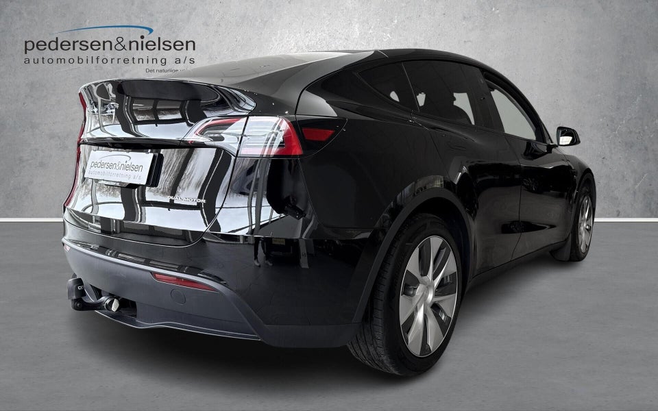 Tesla Model Y Long Range AWD 5d