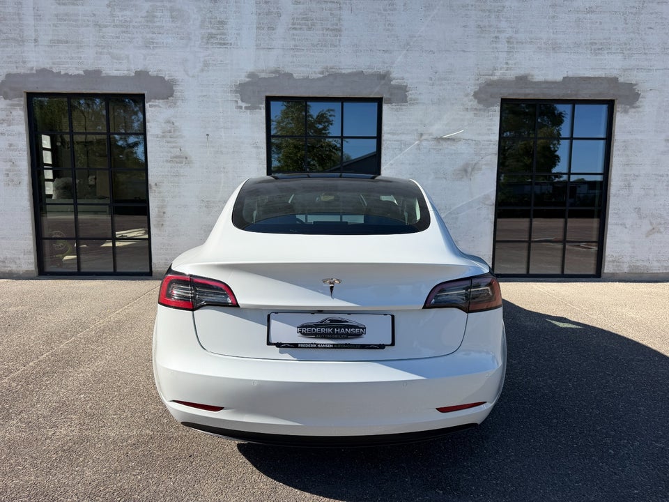 Tesla Model 3 RWD 4d