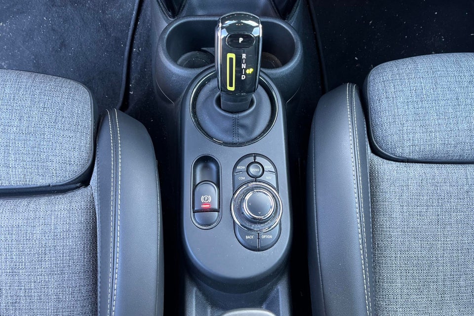 MINI Cooper SE Classic Trim 3d