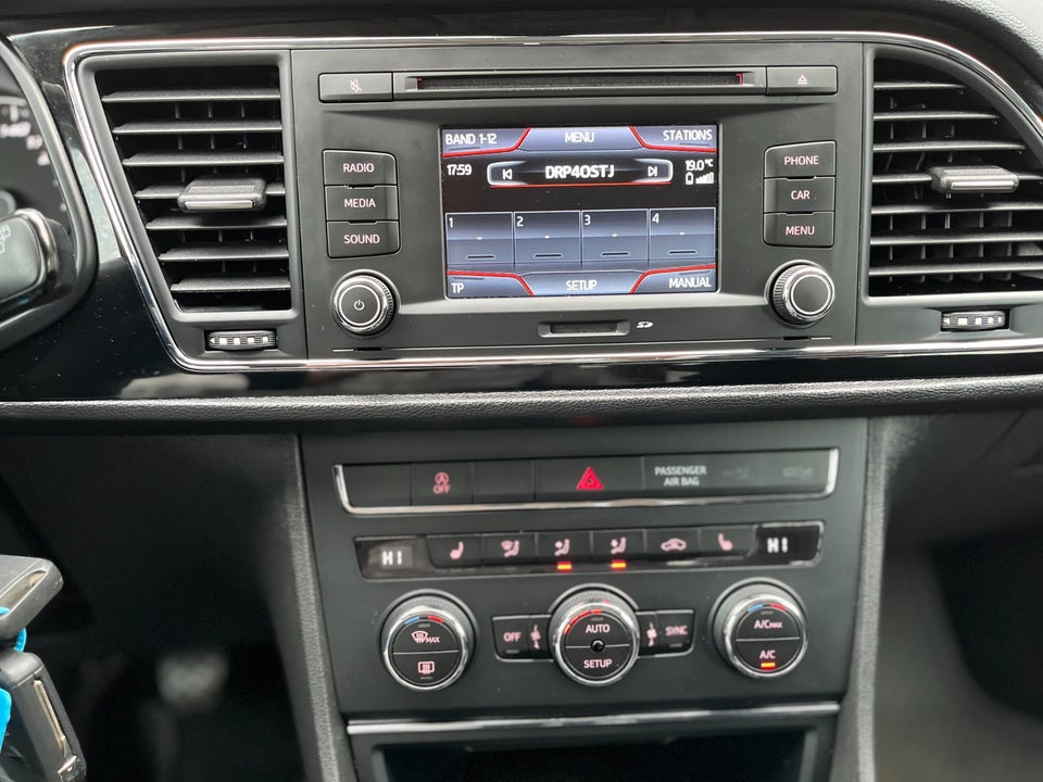 Seat Leon 1,6 TDi 105 Reference ST 5d