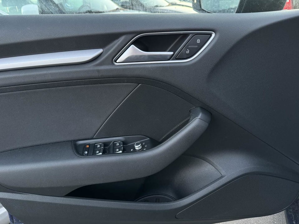 Audi A3 1,8 TFSi 180 Attraction Sportback S-tr. 5d