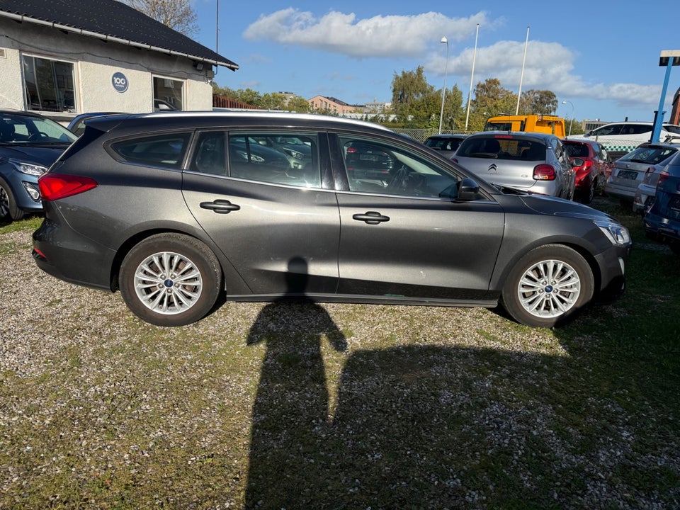 Ford Focus 1,0 EcoBoost Titanium Business stc. 5d