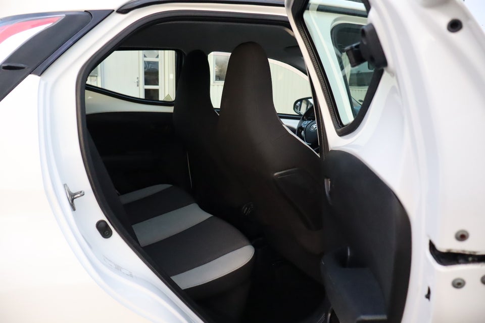 Toyota Aygo 1,0 VVT-i x-clusiv 5d