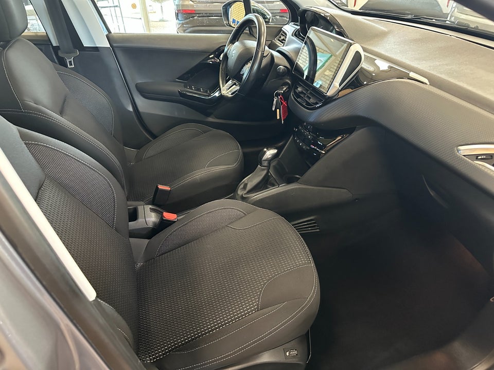 Peugeot 208 1,2 PureTech 82 Allure+ 5d