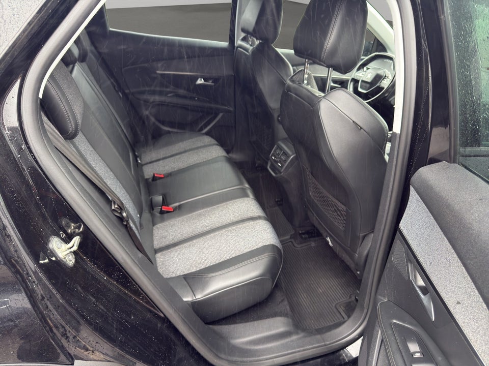 Peugeot 3008 1,5 BlueHDi 130 Allure 5d
