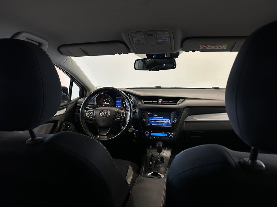 Toyota Avensis 1,8 VVT-i T2 Premium Touring Sports MDS 5d