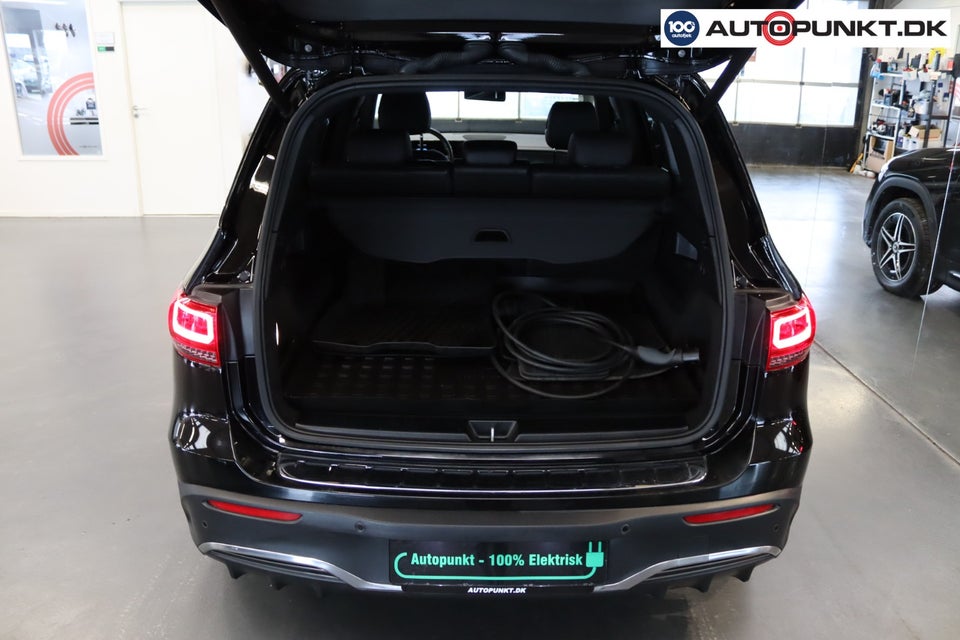 Mercedes EQB250 AMG Line 5d
