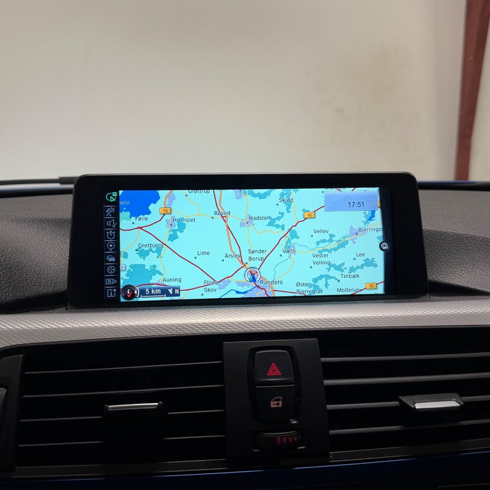 BMW 330d 3,0 aut. 4d