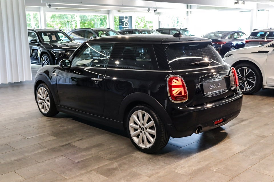 MINI Cooper 1,5 Essential Edition 5d
