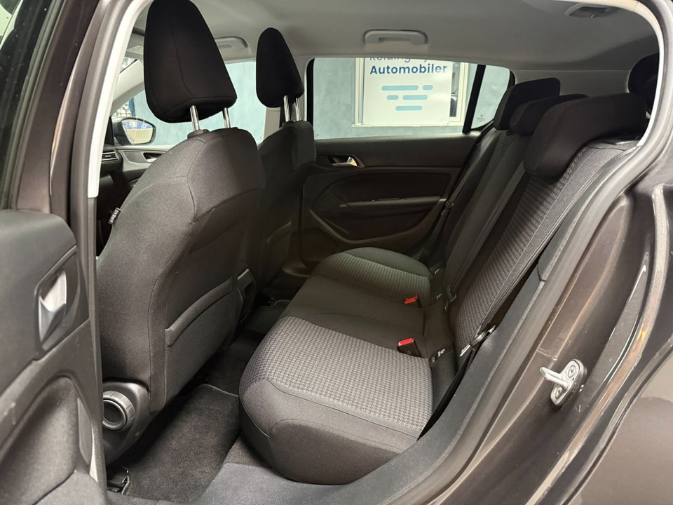 Peugeot 308 1,5 BlueHDi 130 Active 5d