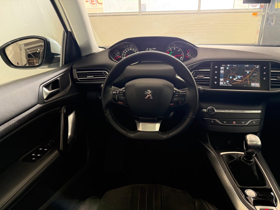 Peugeot 308 1,6 BlueHDi 120 Envy Sky SW 5d