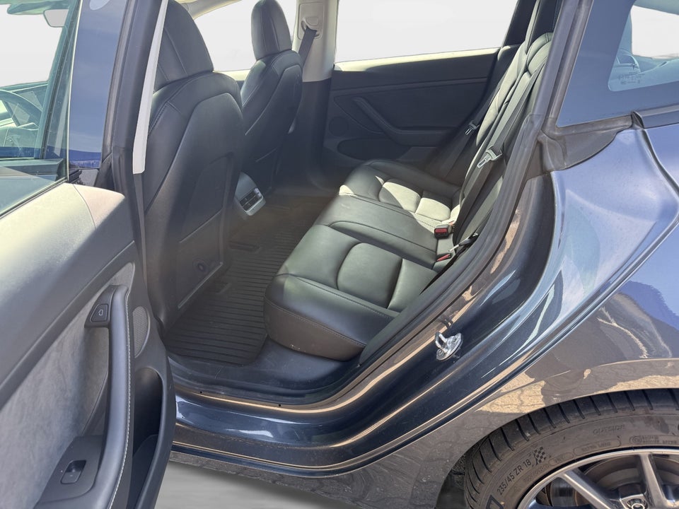 Tesla Model 3 Long Range AWD 4d