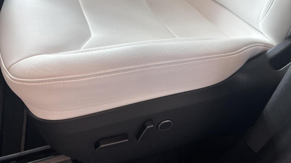 Tesla Model Y RWD 5d