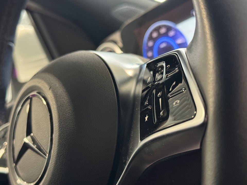 Mercedes EQA300 Progressive 4Matic 5d