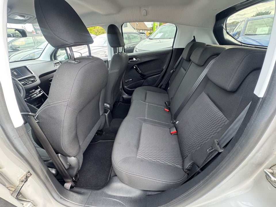 Peugeot 208 1,6 BlueHDi 100 Envy 5d