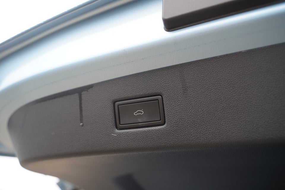 Ford Explorer 79 Premium Extended Range AWD 5d