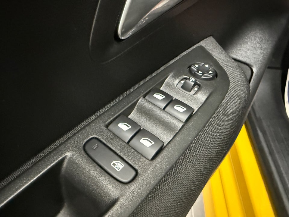Peugeot 208 1,2 PureTech 75 Active 5d