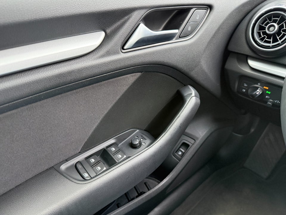 Audi A3 1,4 e-tron Sportback S-tr. 5d